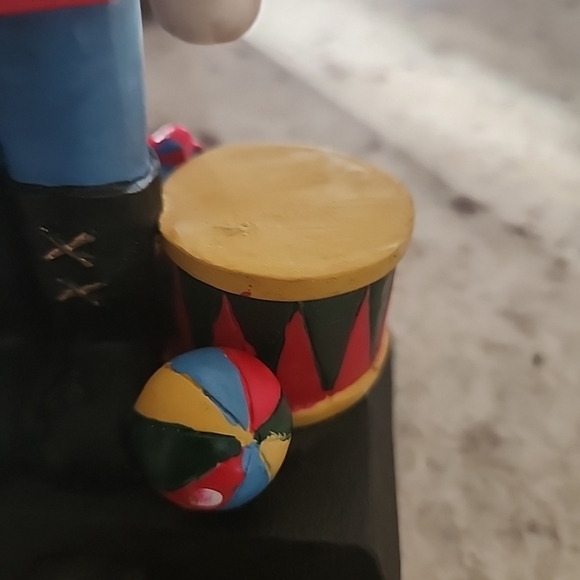 6" Vintage Cast Iron Nutcracker With Present Stocking Holder & 3 1/2 " Mug - Picture 9 of 14